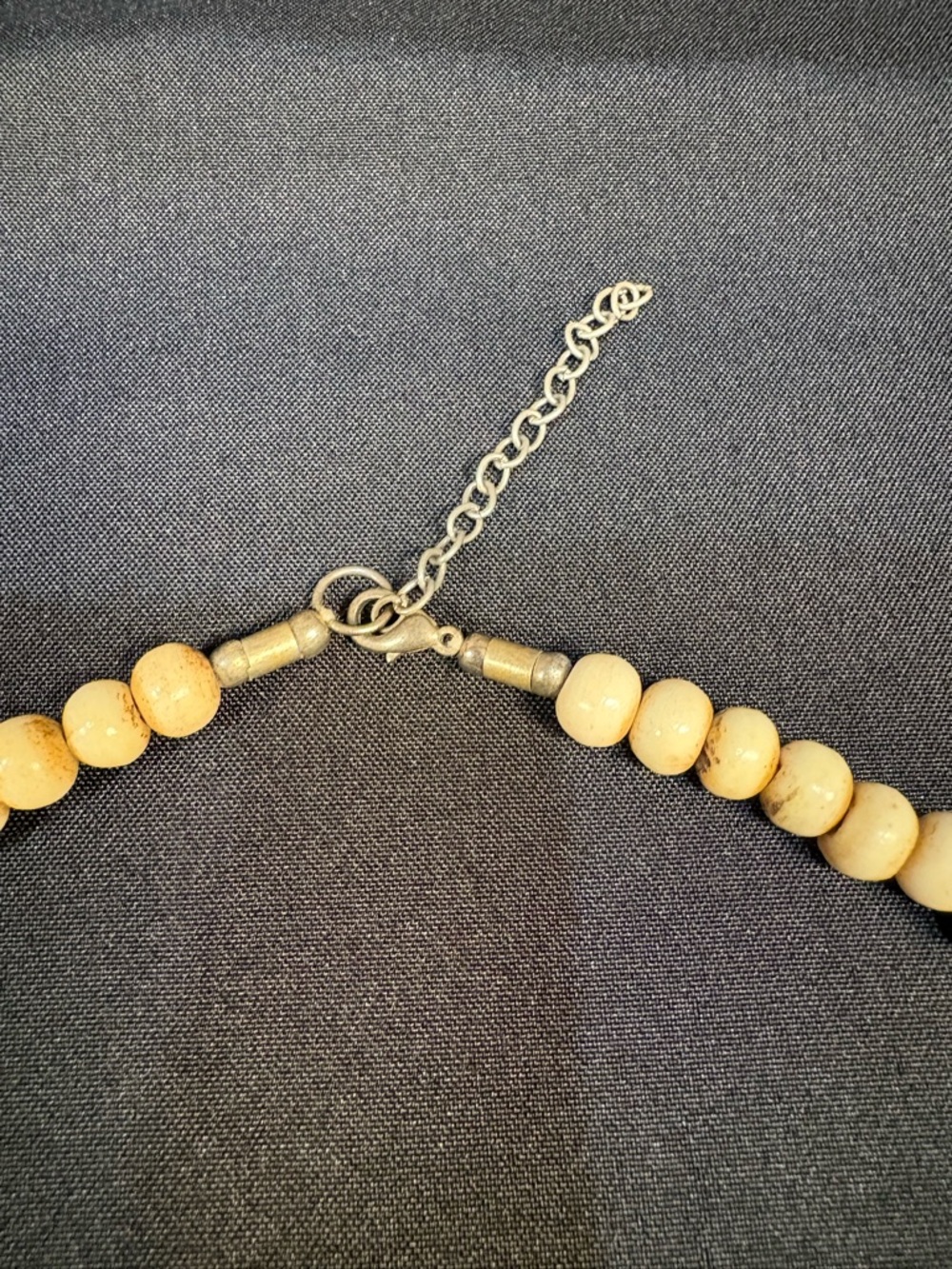 Horn Look Graduated Disc necklace - Picture 2 of 4